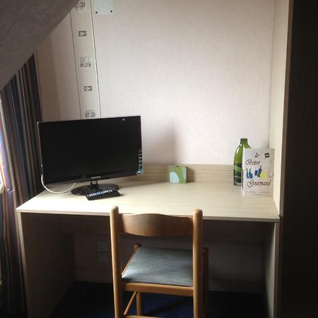 Hotel La Tour D'Auvergne ปงต์-ลับเบ ภายนอก รูปภาพ