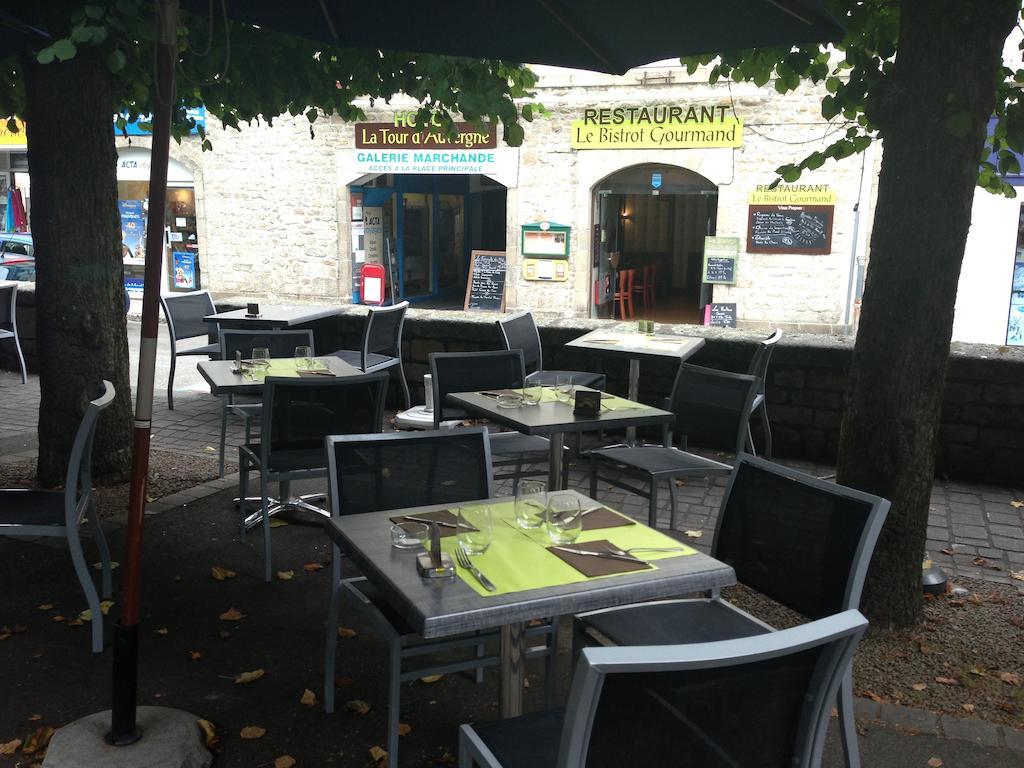 Hotel La Tour D'Auvergne ปงต์-ลับเบ ภายนอก รูปภาพ