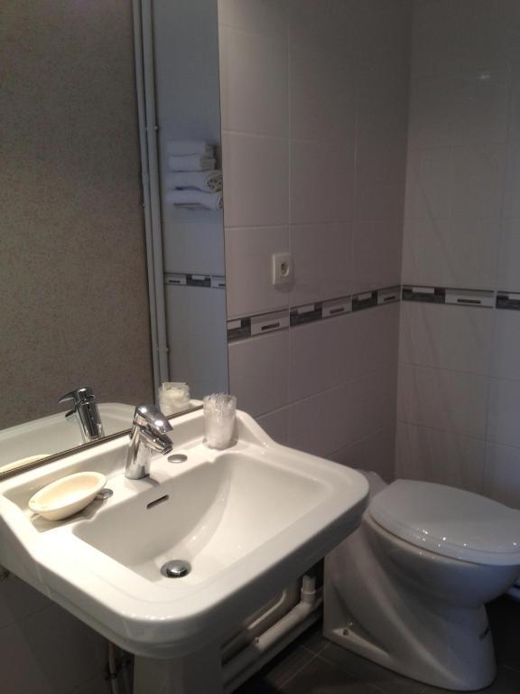 Hotel La Tour D'Auvergne ปงต์-ลับเบ ห้อง รูปภาพ